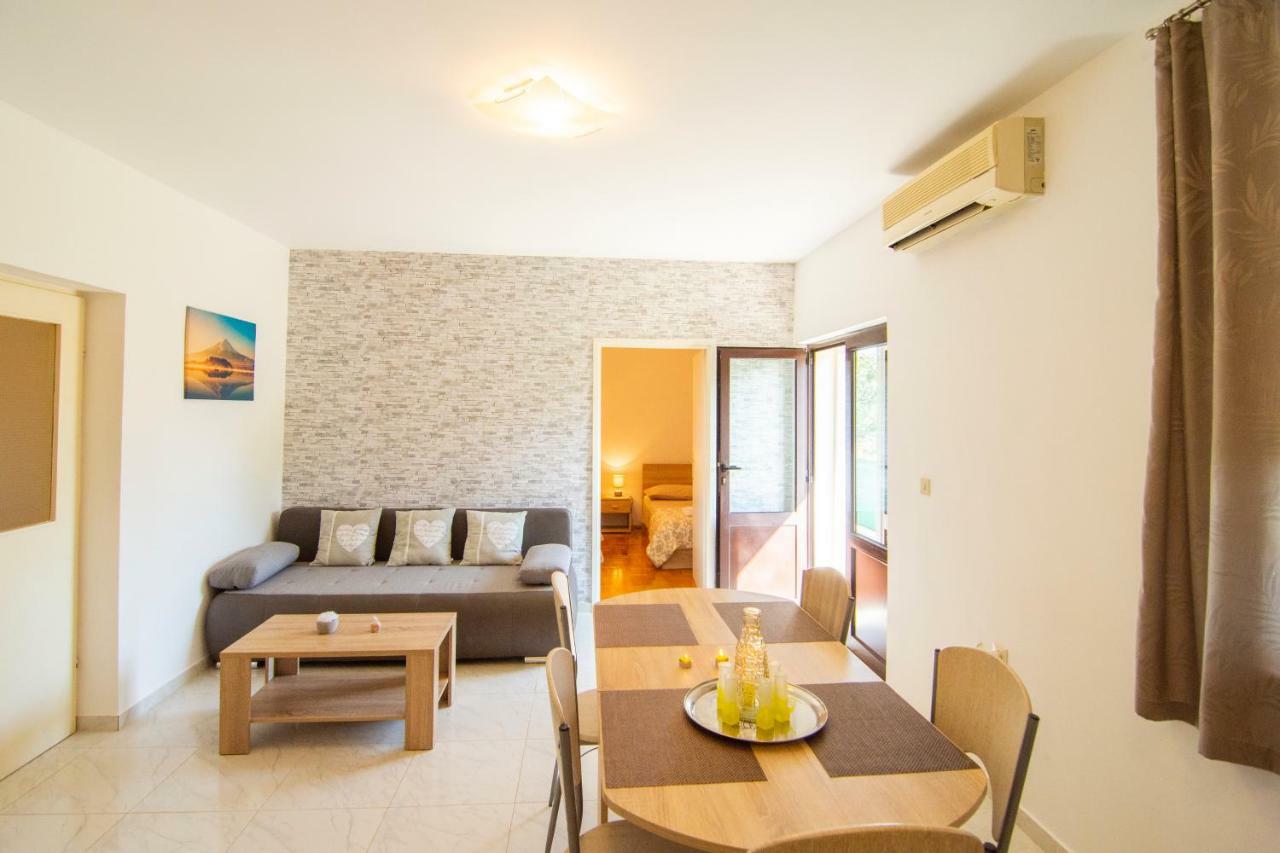 Apartmani Perkovic Gustirna Exterior photo